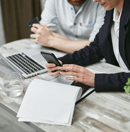 Command Luxerix support team illustration